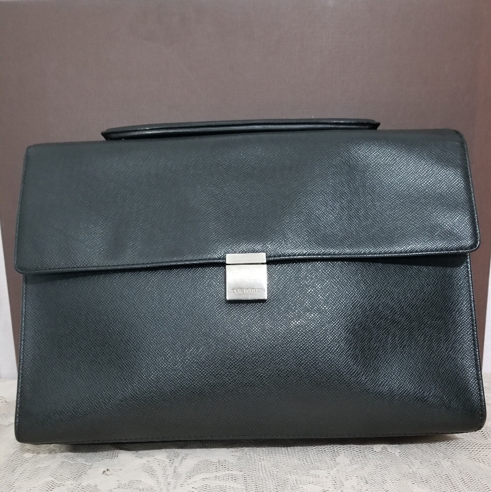 Louis Vuitton Black Taiga Ponte Document Briefcas